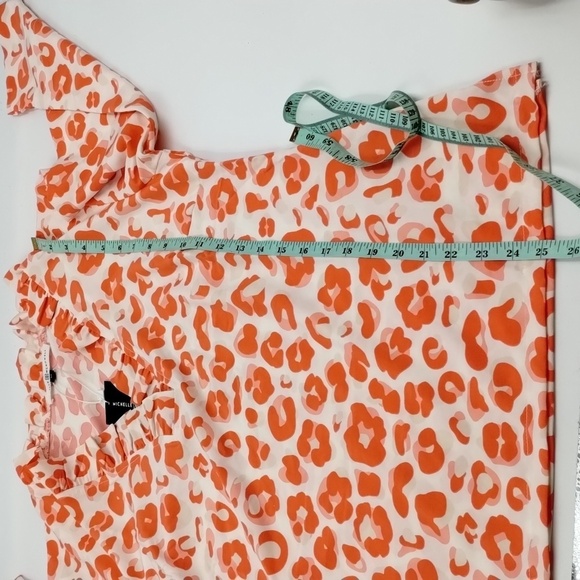 Michelle McDowell Red Leopard Print Top Size Medium V Neck Ruffle - Picture 7 of 10